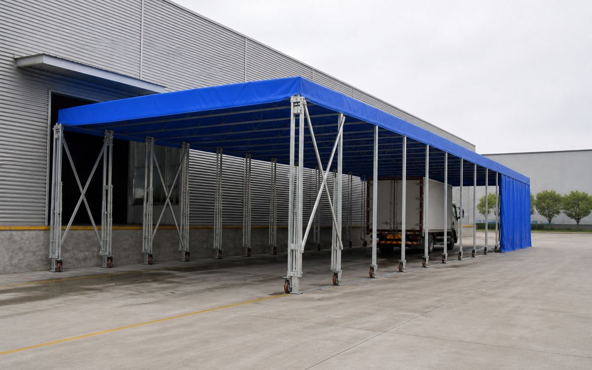 佛山某大型物流园区 12000m² 推拉式伸缩篷